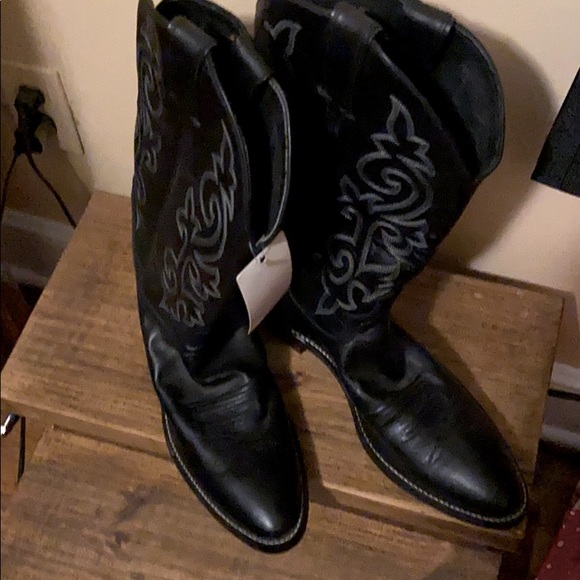 Brand new Justin Boots size 11.5 B. main image 5